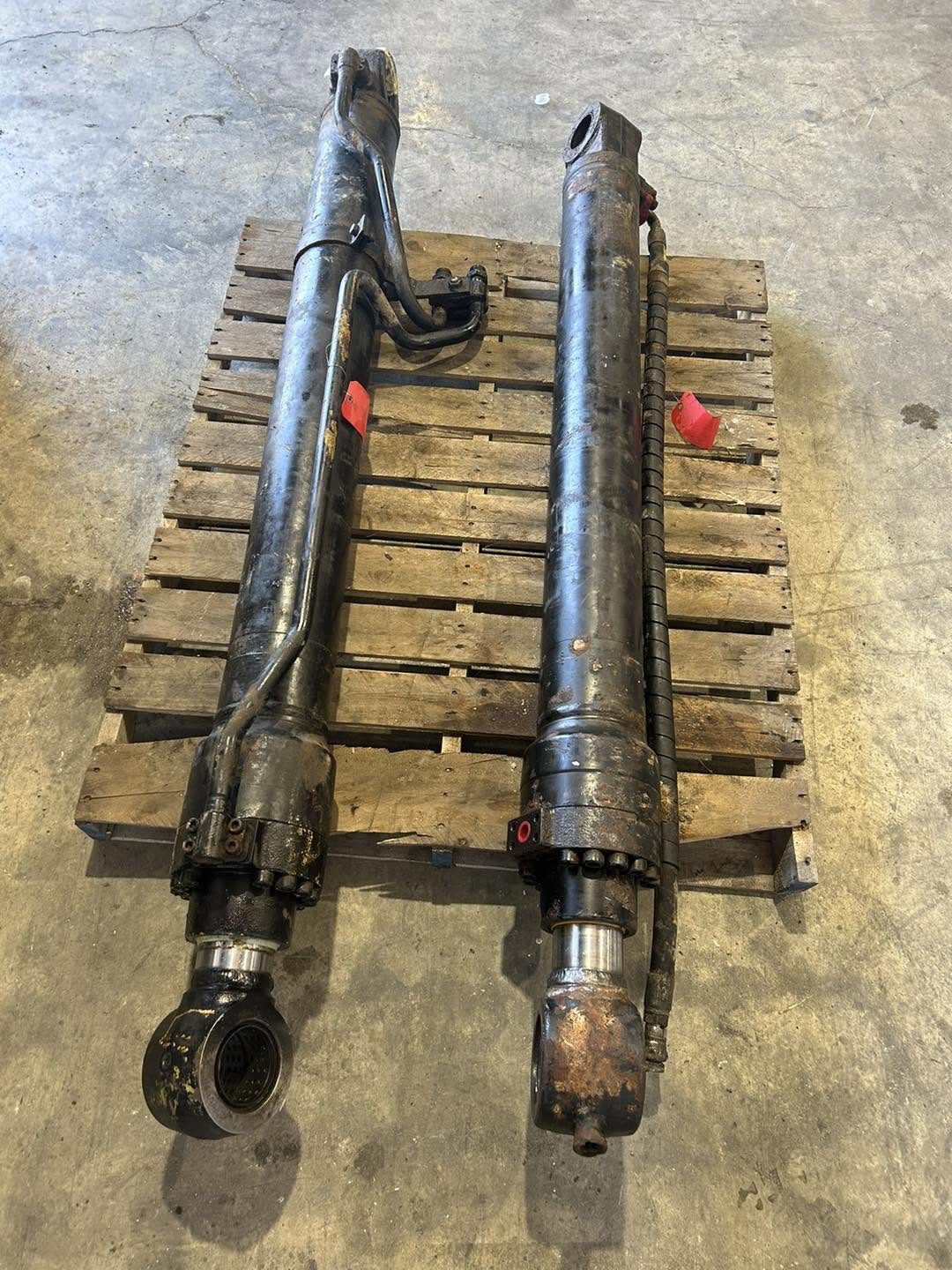 Rebuilt hydraulic cylinders on pallet
